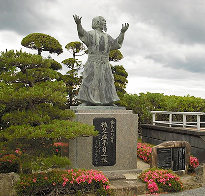 Морихэи Уэсиба О-Сенсей. Памятник в Танабэ, Япония. 
